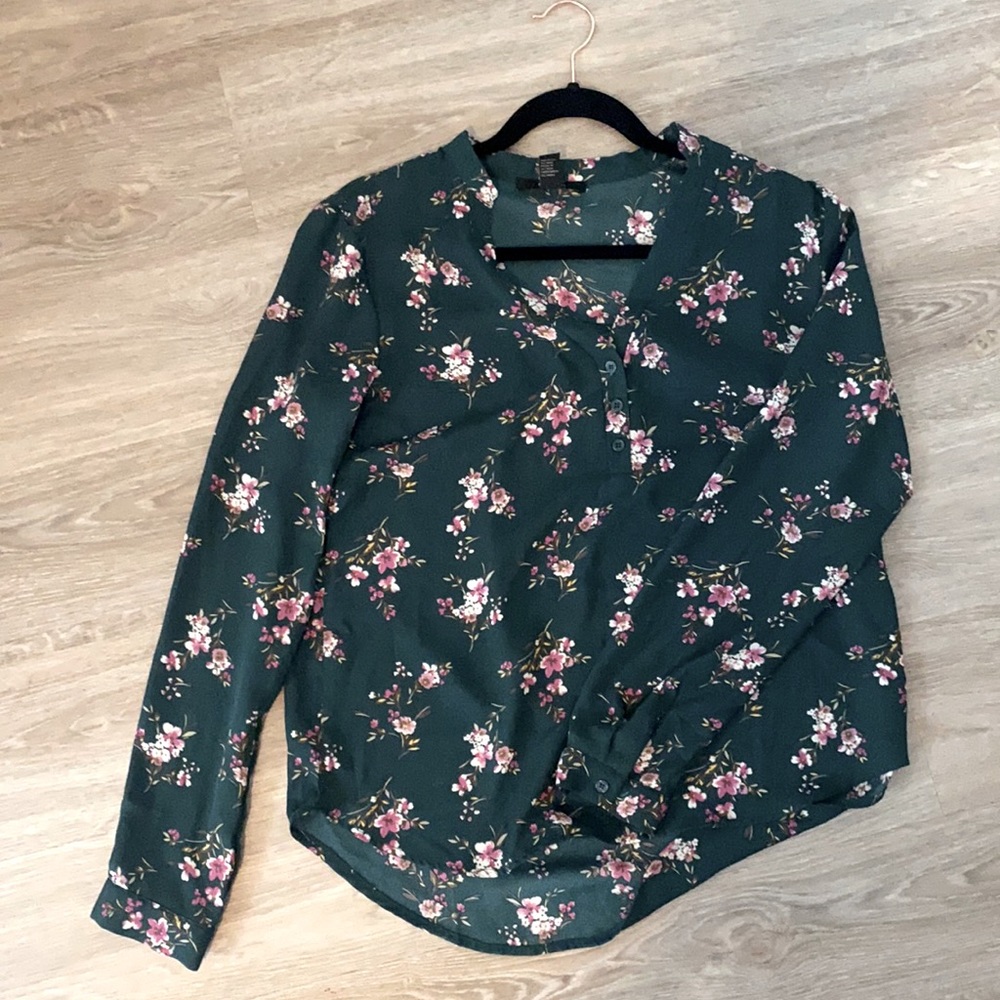 Emerald green floral semi-button down S work shirt